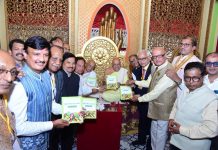 शाकाहार प्रेरक डॉ. कल्याण गंगवाल यांच्या शाकाहार हा आनंदी जीवनाचा आधार या पुस्तकाचे प्रकाशन