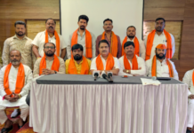 शेतकऱ्यांच्या जीवावर उठलेल्या पोलीस अधिकारी बालाजी पांढरे यांच्यावर गृहमंत्र्यांनी कडक कारवाई करावी – अखिल भारतीय छावा संघटनेची मागणी