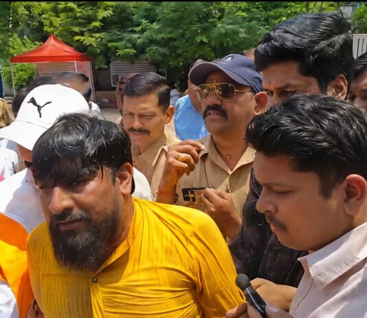 नीट २०२६ पेपरफुटी प्रकरणी पुण्यात संताप; शिक्षण माफियांविरोधात छावा संघटनेचे तीव्र आंदोलन