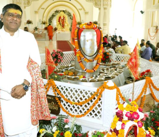 जगातील सर्वात मोठ्या ५२११ किलो पारद शिवलिंगाची भव्य प्राणप्रतिष्ठा; रघुनाथ गुरुजींच्या दशकभराच्या साधनेला ऐतिहासिक यश